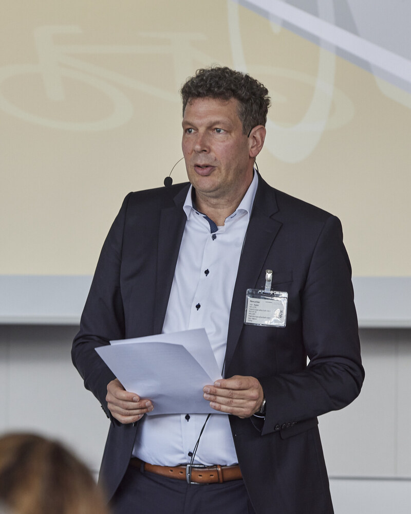 Herr Balck hält einen Vortrag